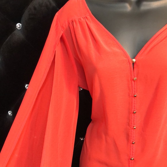 BEBE Blousan Slit Sleeve Shirt with Open Back Detail. - Picture 4 of 9